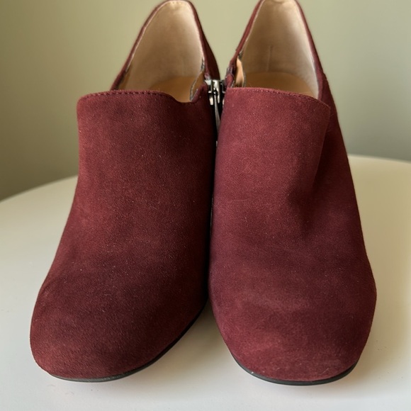Franco Sarto Suede Side Zip Heeled Booties Merlot Size 6.5 Flawed - Picture 11 of 16